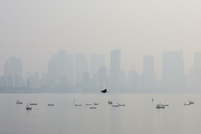 Nueva Delhi cierra escuelas mientras el aire se vuelve tóxico por la contaminación