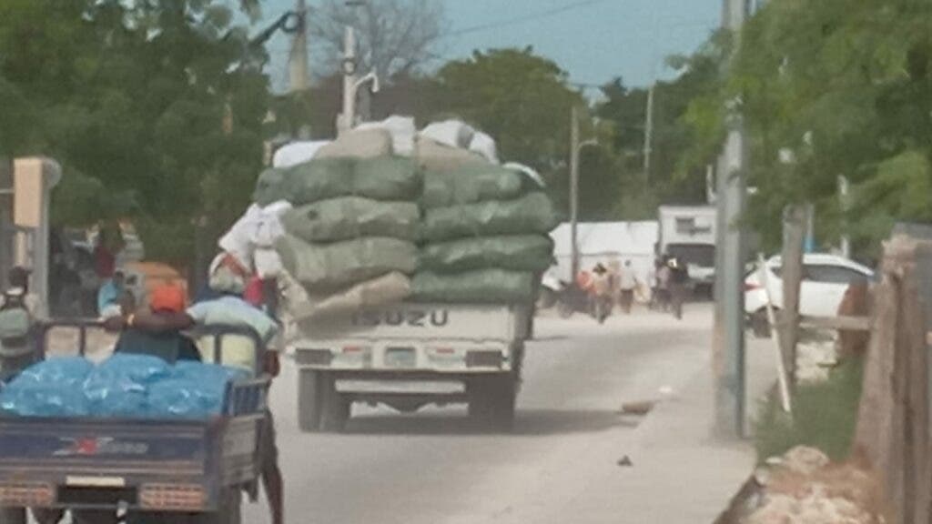Pedernales reanudan relaciones comerciales con Haiti por paso fronterizo