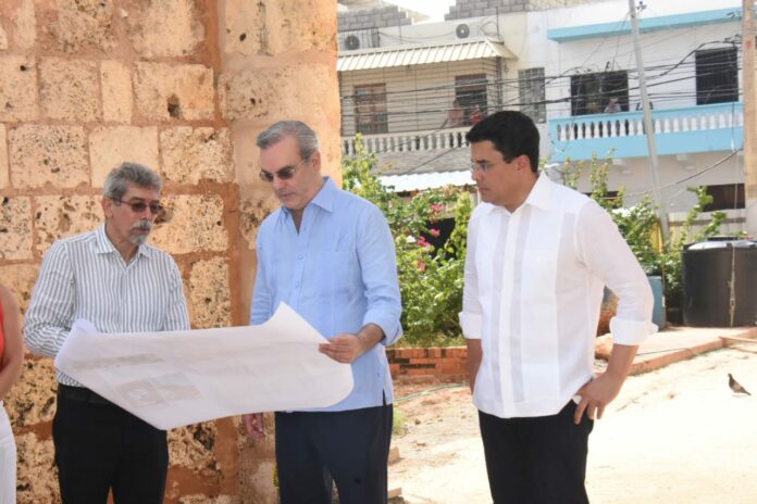 Presidente Abinader y ministro Collado supervisan avances de obras en la Ciudad Colonial
