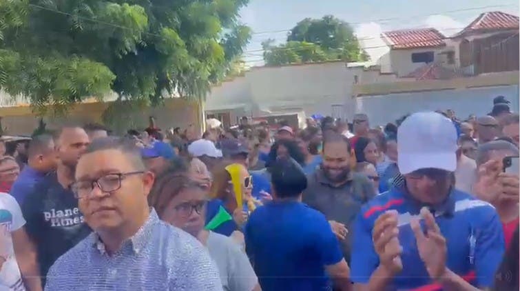 Profesores protestan en SFM para exigir reivindicaciones