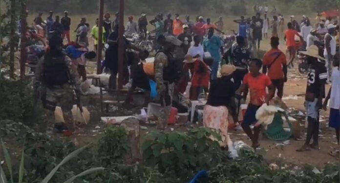 Realizan intercambio comercial informal en zona fronteriza