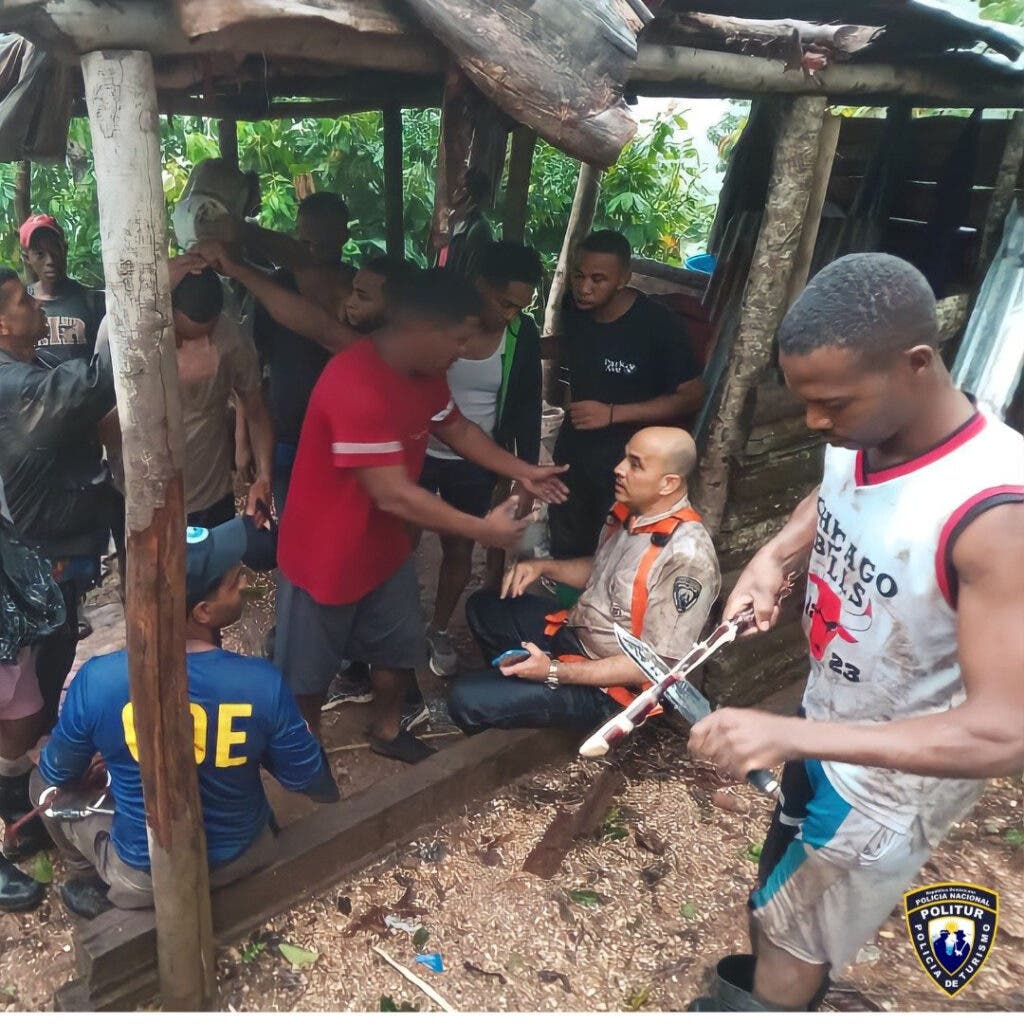 Rescatan sanos y salvos a los que se extraviaron buscando