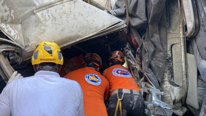 SNS informa 18 personas han sido recibidas en hospitales tras accidente en Quita Sueño