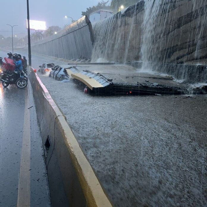 Video: Se desploma pared del túnel de la 27 con Gómez