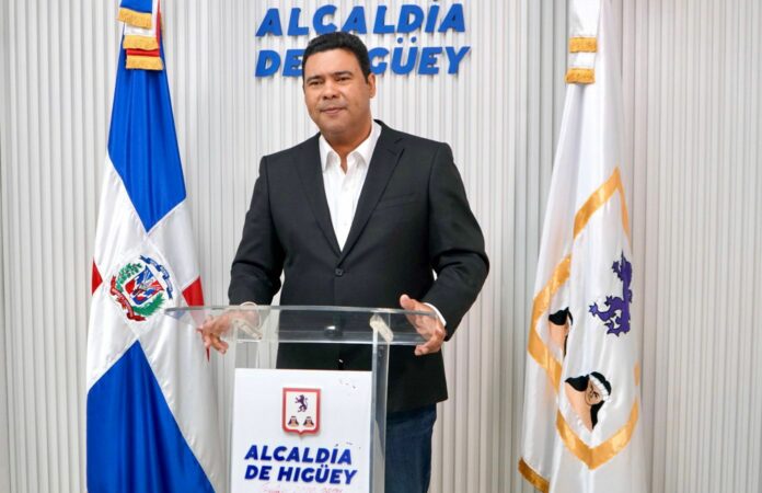 ”Vine a la política a servir”: Cholitín al confirmar su candidatura a senador por el PRM