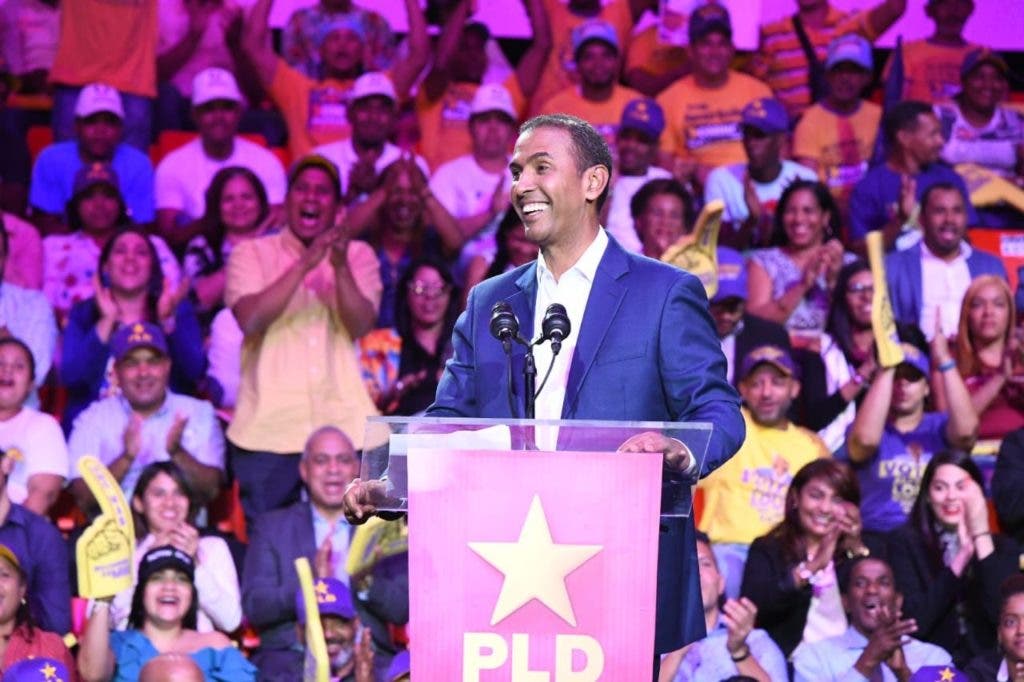 1701525324 294 Carolina Mejia y Domingo Contreras entre la reeleccion y la