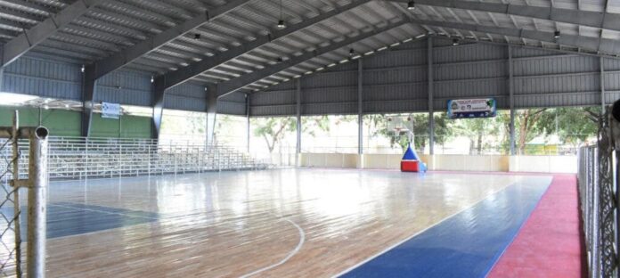 Abinader entrega estadio de softbol y bajo techo en Ocoa