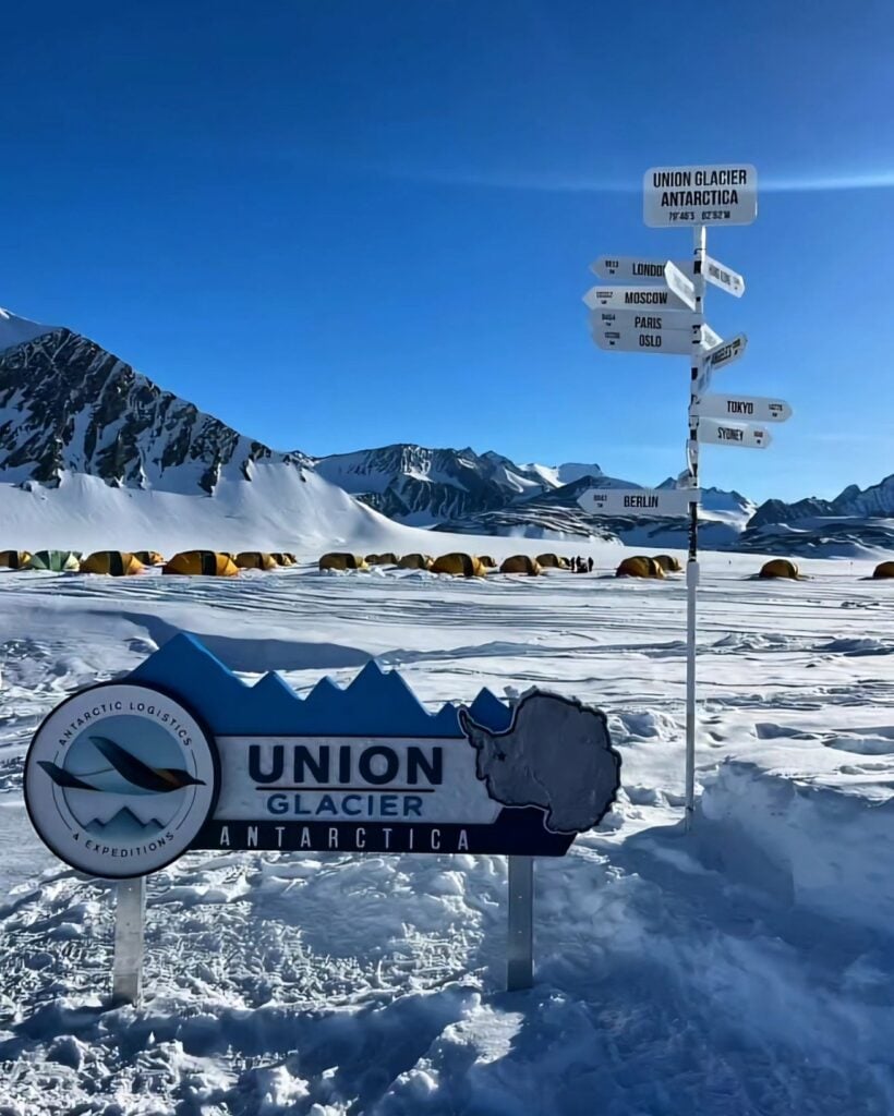 1703098809 804 La bandera dominicana llega hasta La Antartida