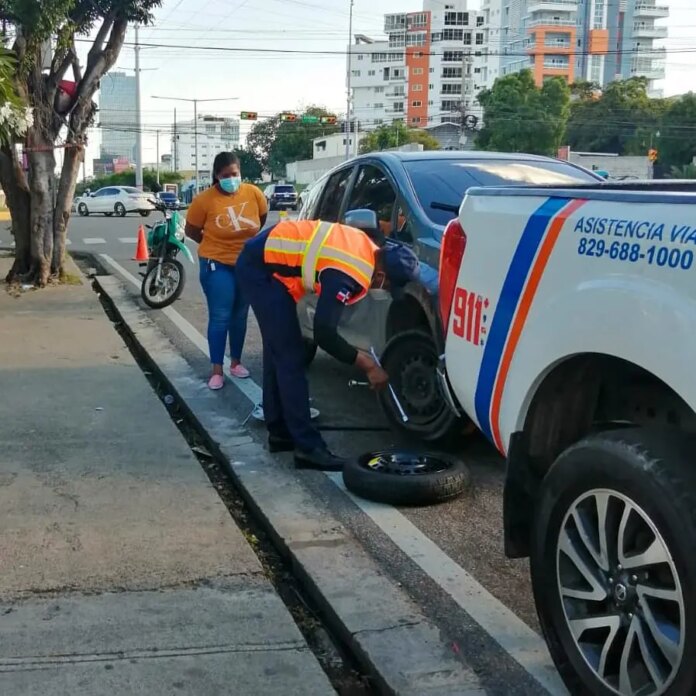 Piden a conductores desplazarse con moderación en carreteras