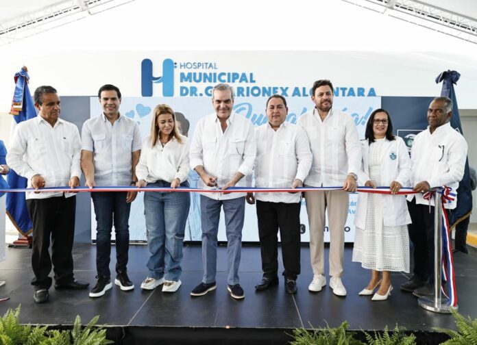 Abinader entrega remozamiento del Hospital Guarionex Alcántara