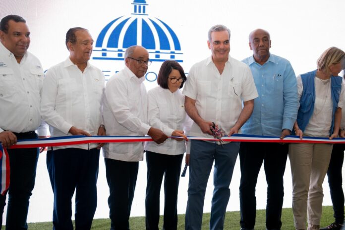 Abinader inaugura obras eléctricas en Santiago Rodríguez en beneficio de 1,750 comunitarios