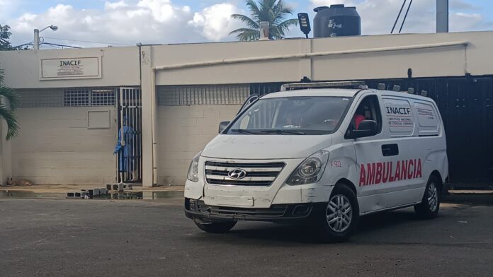 Accidente en Haina: familiares sepultan al chofer del autobús