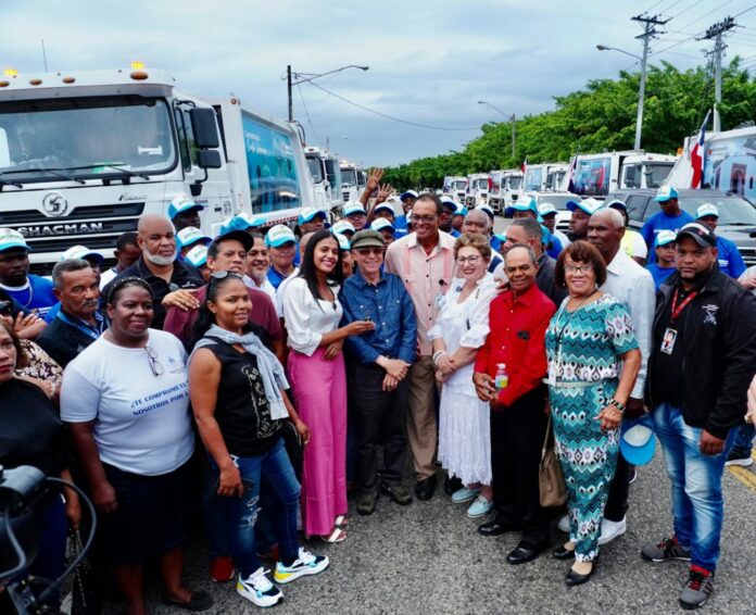 Alcalde Manuel Jiménez presenta nueva flotilla de camiones para circunscripción 3