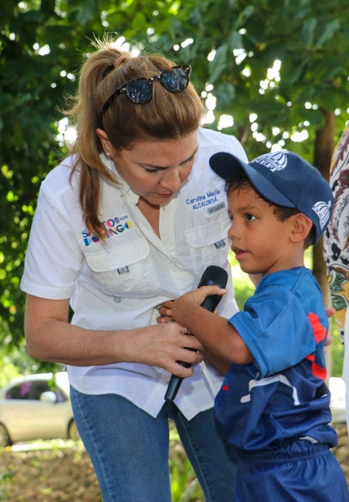 Carolina Mejia y Domingo Contreras entre la reeleccion y la