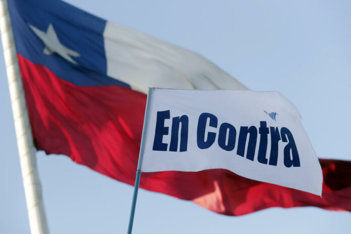 Chile aparca debate constitucional al rechazar una segunda propuesta de carta magna