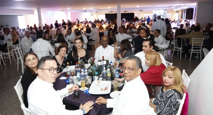 Club Naco celebra sus 65 años; pagan 120 millones de deudas