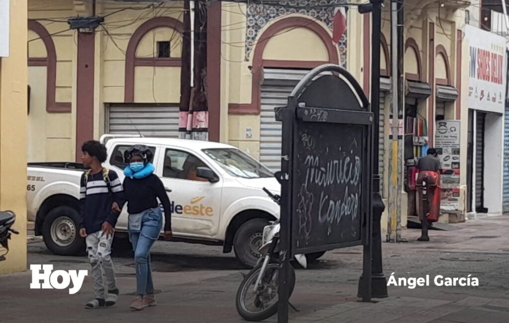 Dominicanos listos para recibir el invierno abrigados hasta el cuello