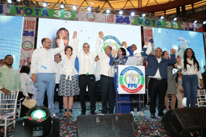 PPG proclama a Luis Abinader como su candidato presidencial para 2024