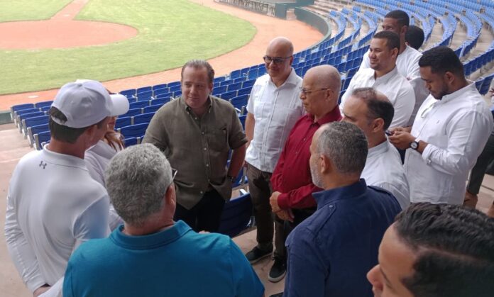 Paliza supervisa los trabajos del estadio de béisbol de Puerto Plata