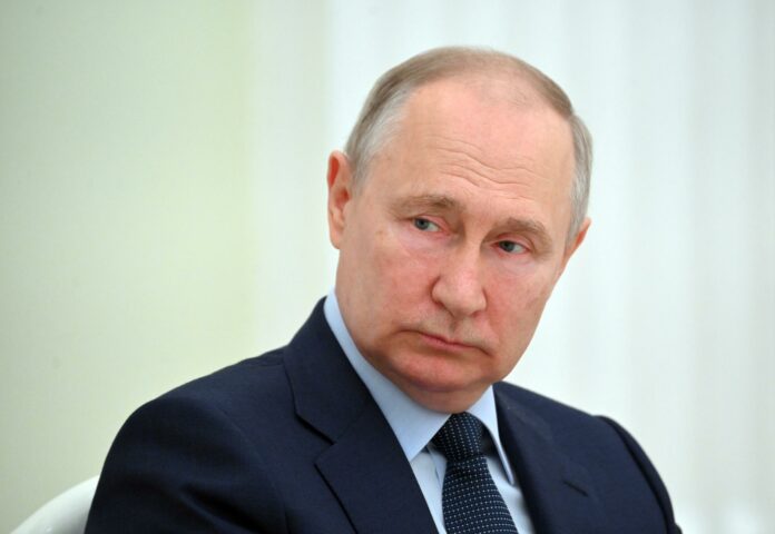 Putin anuncia que se postulará para la reelección
