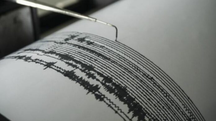 Un sismo de magnitud 6 provoca derrumbes en Perú