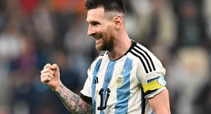 Vendidas por 7,8 millones de dólares 6 camisetas llevadas por Messi en Qatar 2022