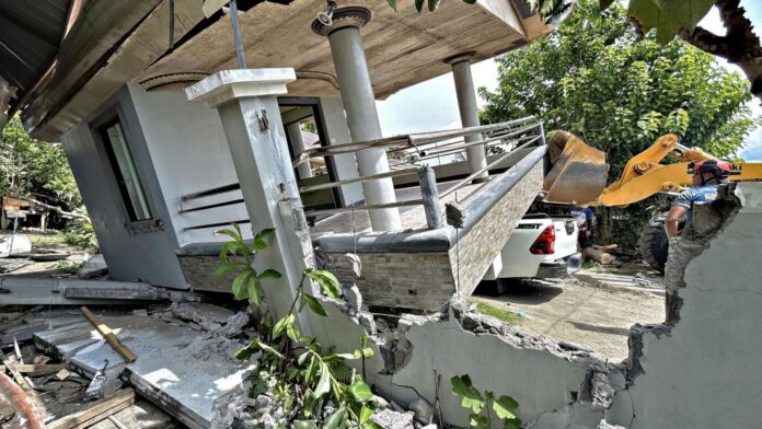 Video: reina el pánico en Filipinas por potente terremoto