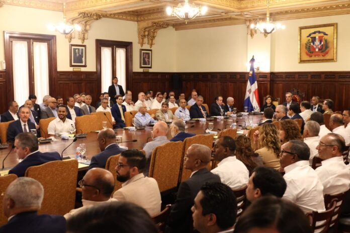 Consejo de Ministros y Directores está reunido