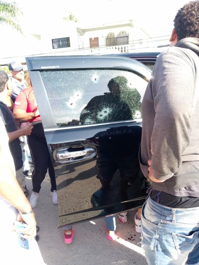 1704945848 701 Matan a tiros a tres personas dentro de una yipeta