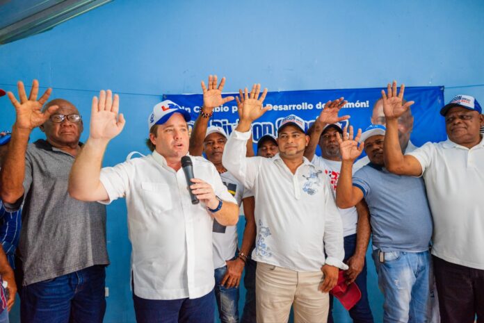 PRM juramenta nuevos miembros en el distrito municipal de Maimón