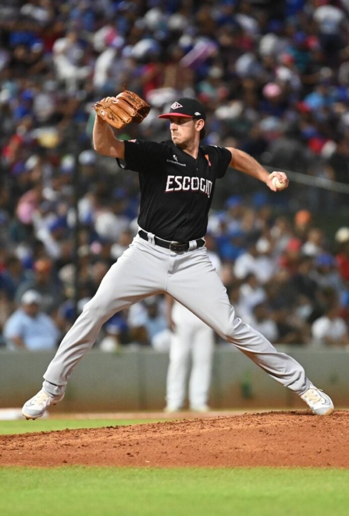 1705320608 402 Leones siguen con vida