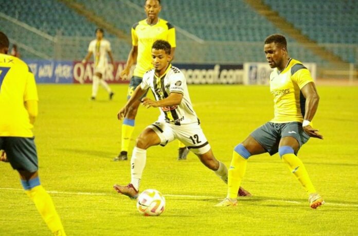Argentinos y dominicanos dominan las plantillas del fútbol profesional en Bolivia