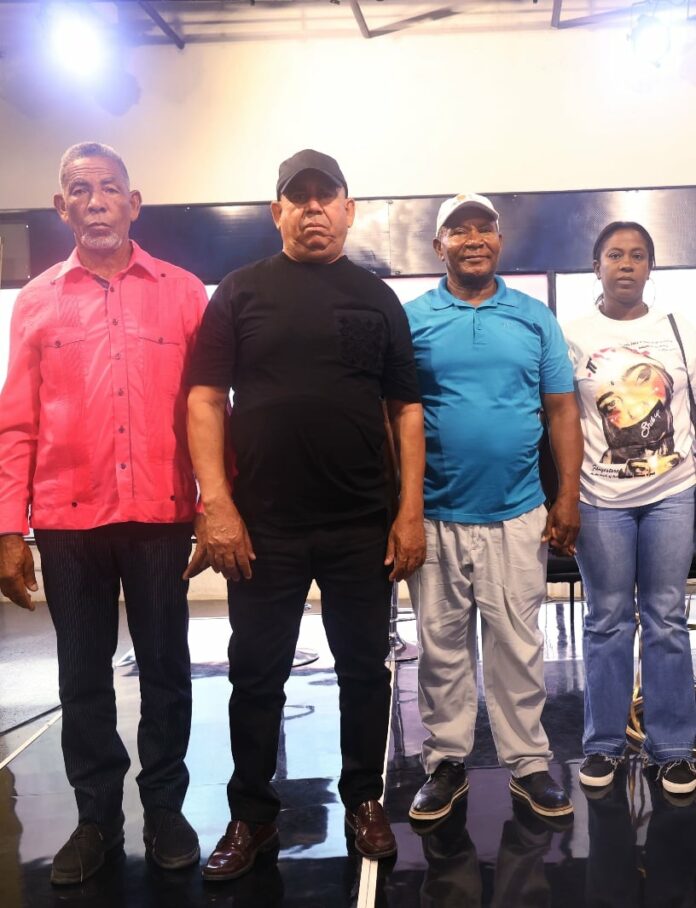 Campesinos exigen pago de deudas e indemnización