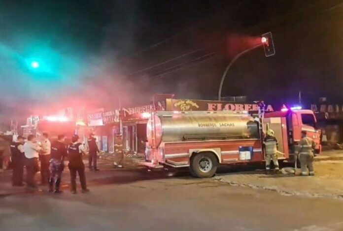 Dos fallecidos y nueve heridos en un incendio “provocado” en una discoteca en Ecuador