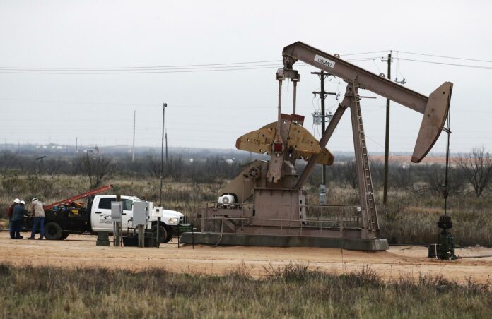 El petróleo de Texas abre con una subida del 1.6 %, en 72.51 dólares el barril