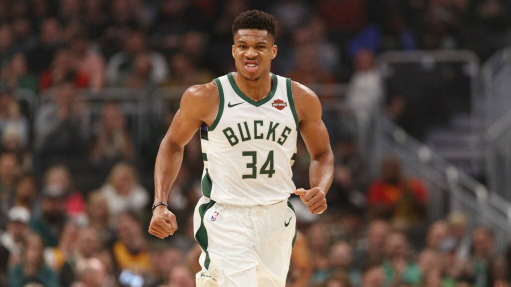Giannis Antetokounmpo y LeBron James encabezan votacion para All Star