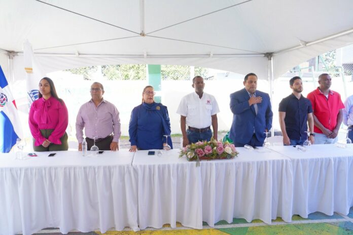 Gobierno inicia proceso de titulación en la Yagüita de Pastor, Santiago