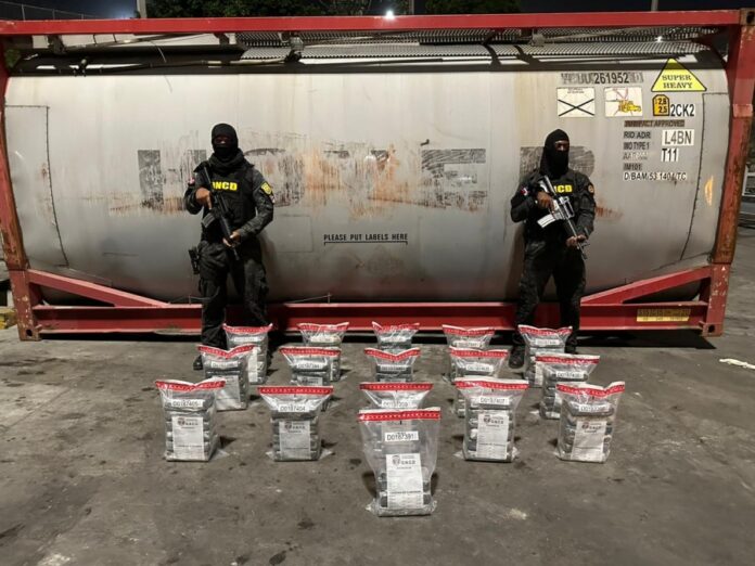 Incautan 93 paquetes de cocaína en Puerto Caucedo