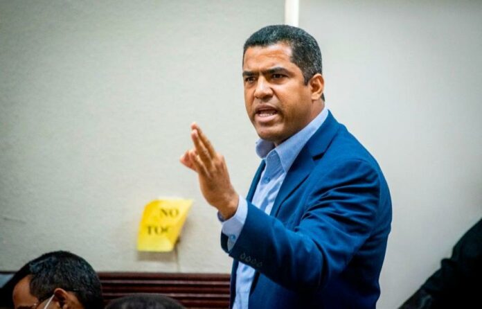 Operación 13, Luis Dicent