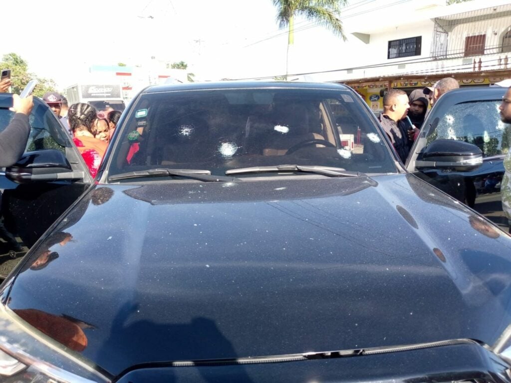 Matan a tiros a tres personas dentro de una yipeta