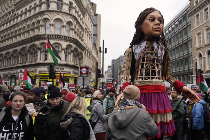 Multitudes marchan en Londres, París y Roma en apoyo a los palestinos