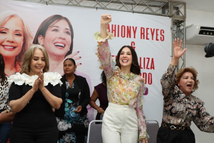 Nahiony Reyes llama a la mujer dominicana a ser parte activa de la transformación de RD