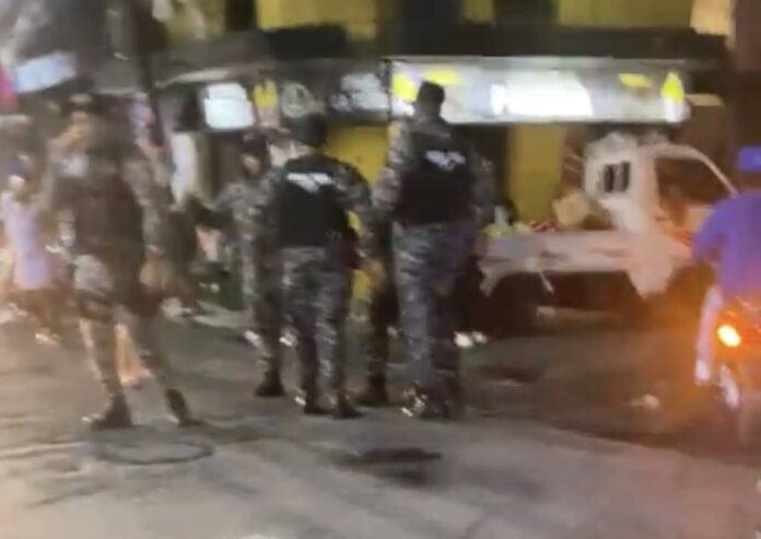 Negocios de la 42 de Capotillo militarizados tras tiroteo que dejó un muerto y dos heridos
