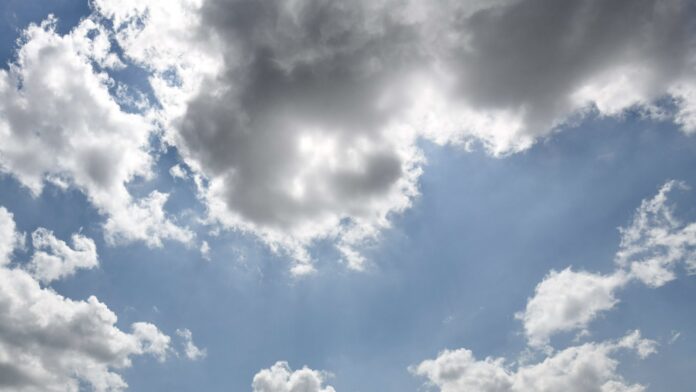 Onamet pronostica un cielo nublado y chubascos aislados para este viernes
