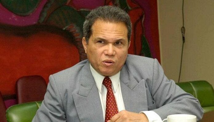 Presidente se reúne hoy con directivos Colegio Médico