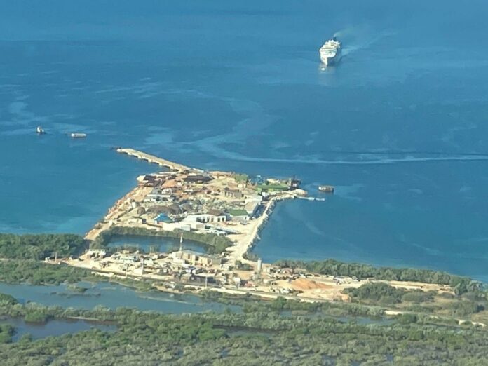 Ya en aguas dominicanas primer crucero que llega a Pedernales