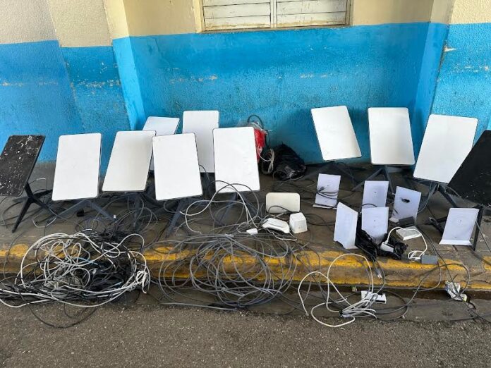 Desmantelan red de estafa vía internet que operaban presos de La Victoria