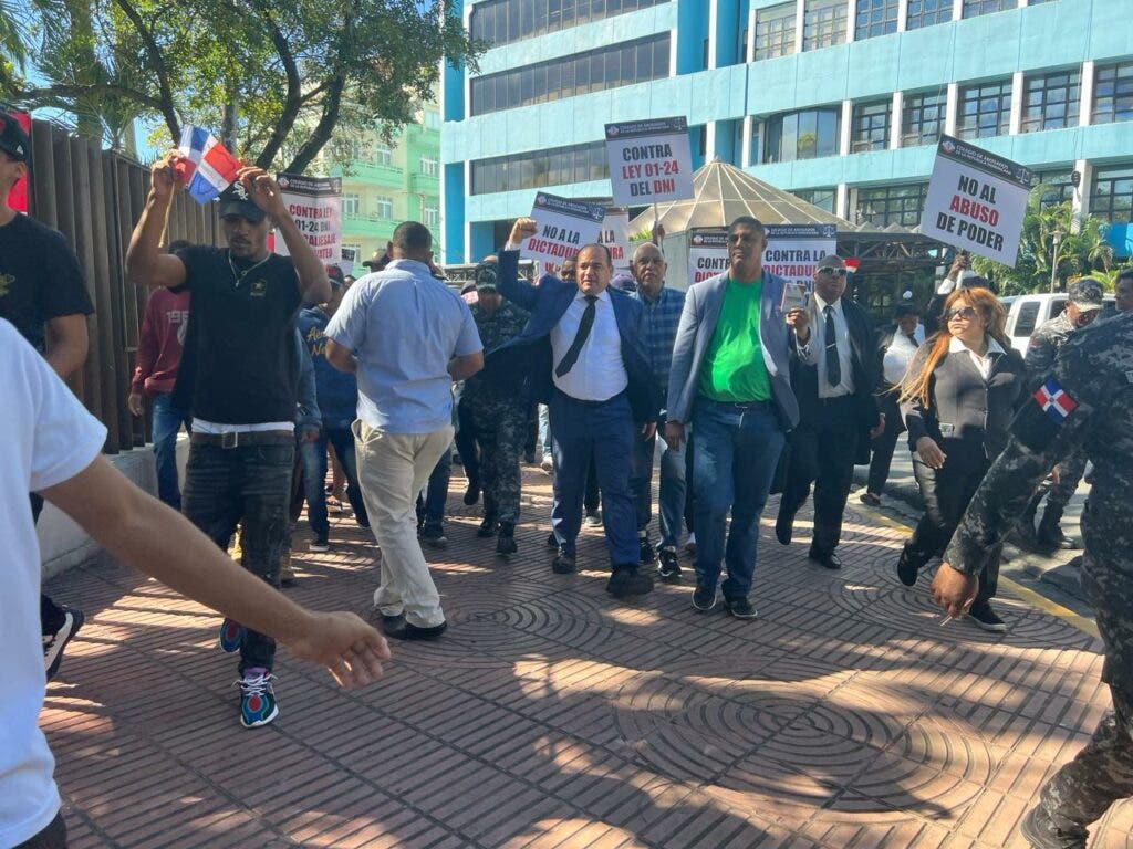 1707507549 91 Marchan contra Ley 01 24 que crea el DNI