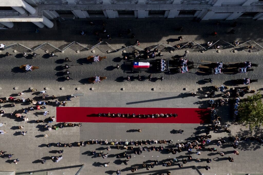 1707509951 792 Sebastian Pinera Las emotivas imagenes del funeral del