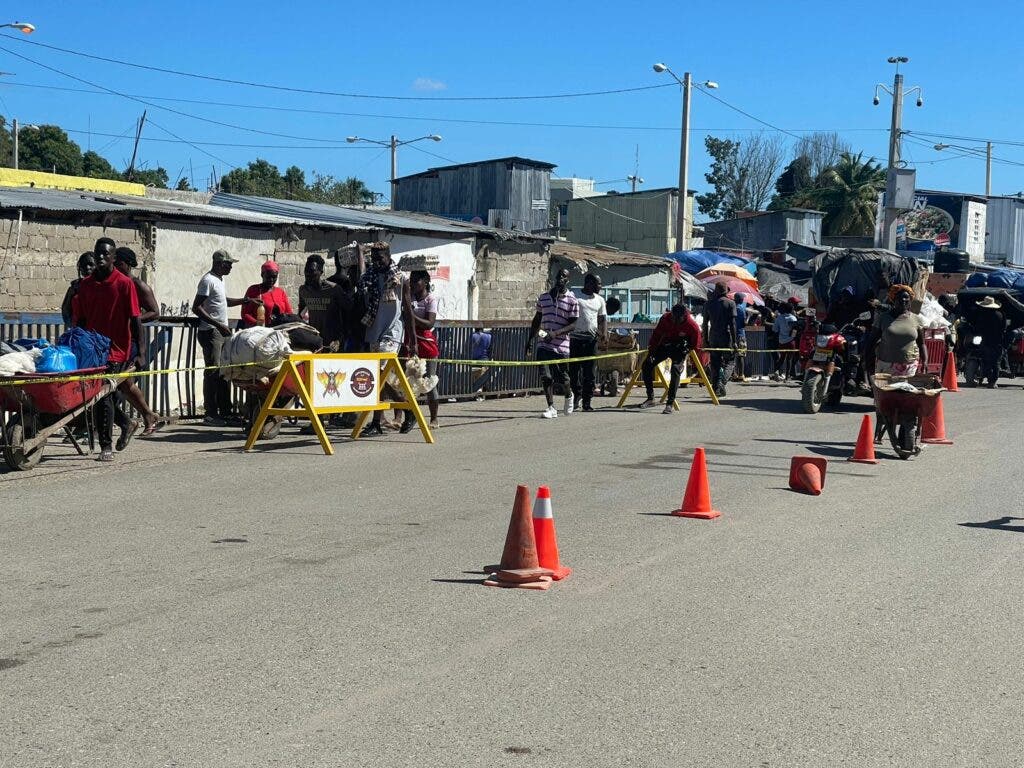 1707513069 17 Crisis Haiti Mercado binacional por Dajabon cobro fuerzas este viernes
